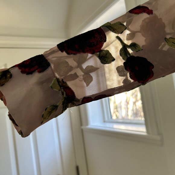 Sheer blouse with velvety roses NWOT - Picture 3 of 4
